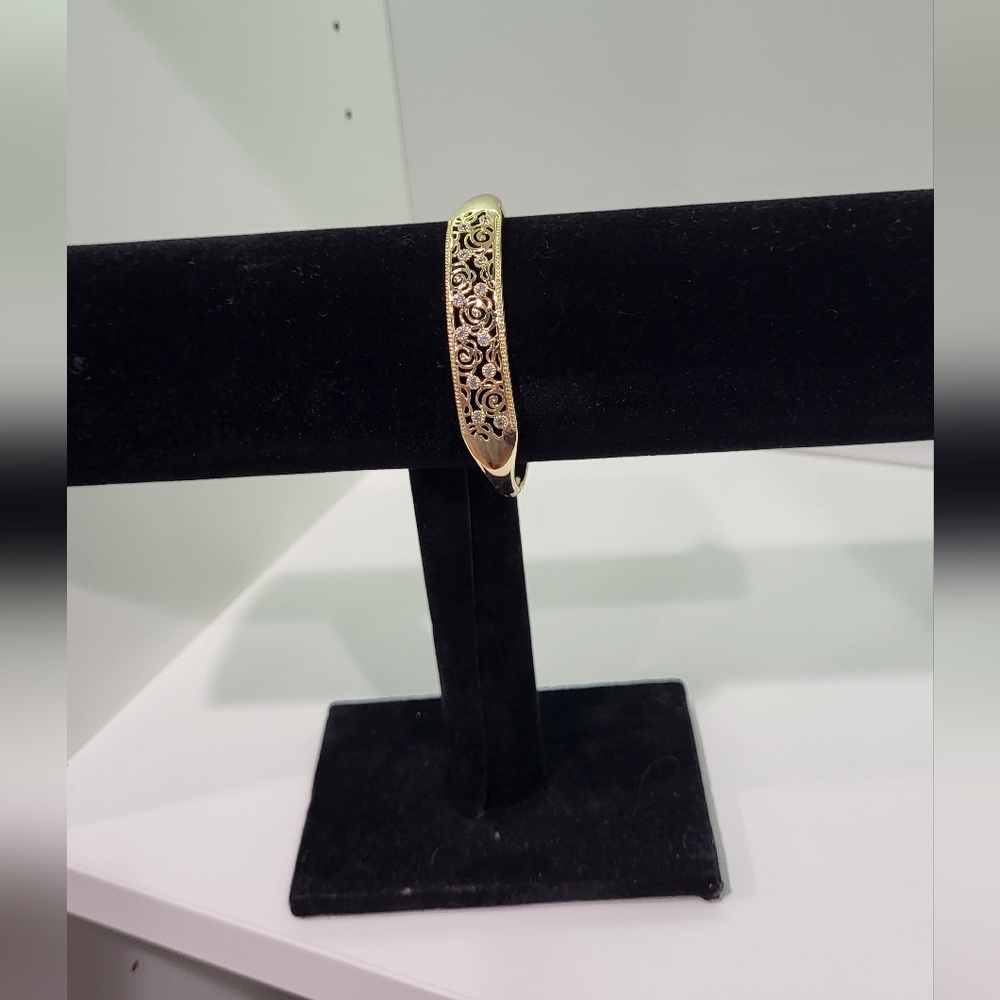 Xuping Gold Geometric Statement Bracelet
